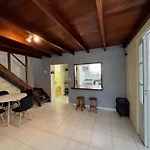 Confortavel Casa A Beira Mar C/ Jardim Pe Na Areia E Area De Churrasqueira