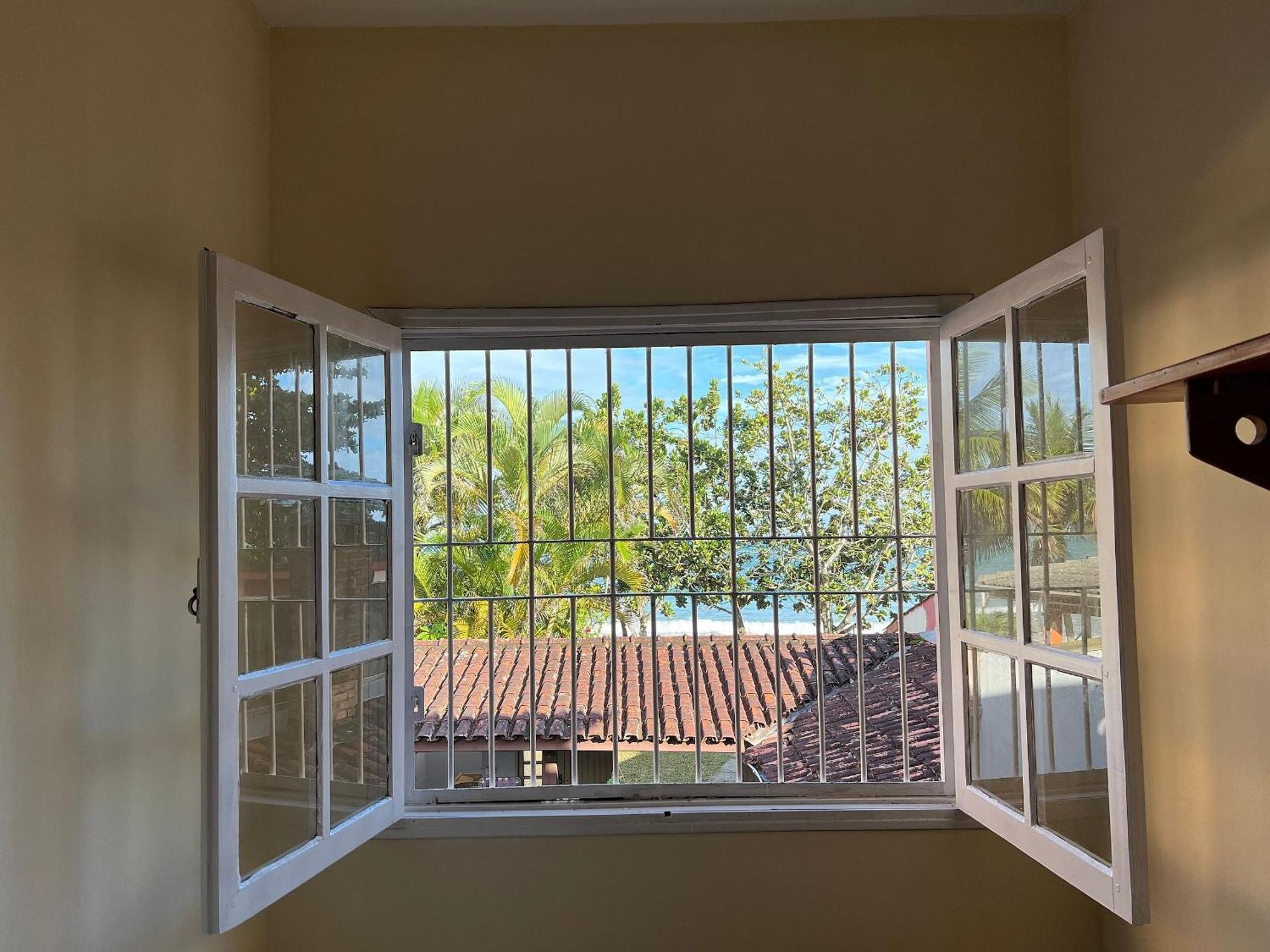 Confortavel Casa A Beira Mar C/ Jardim Pe Na Areia E Area De Churrasqueira Apartamento