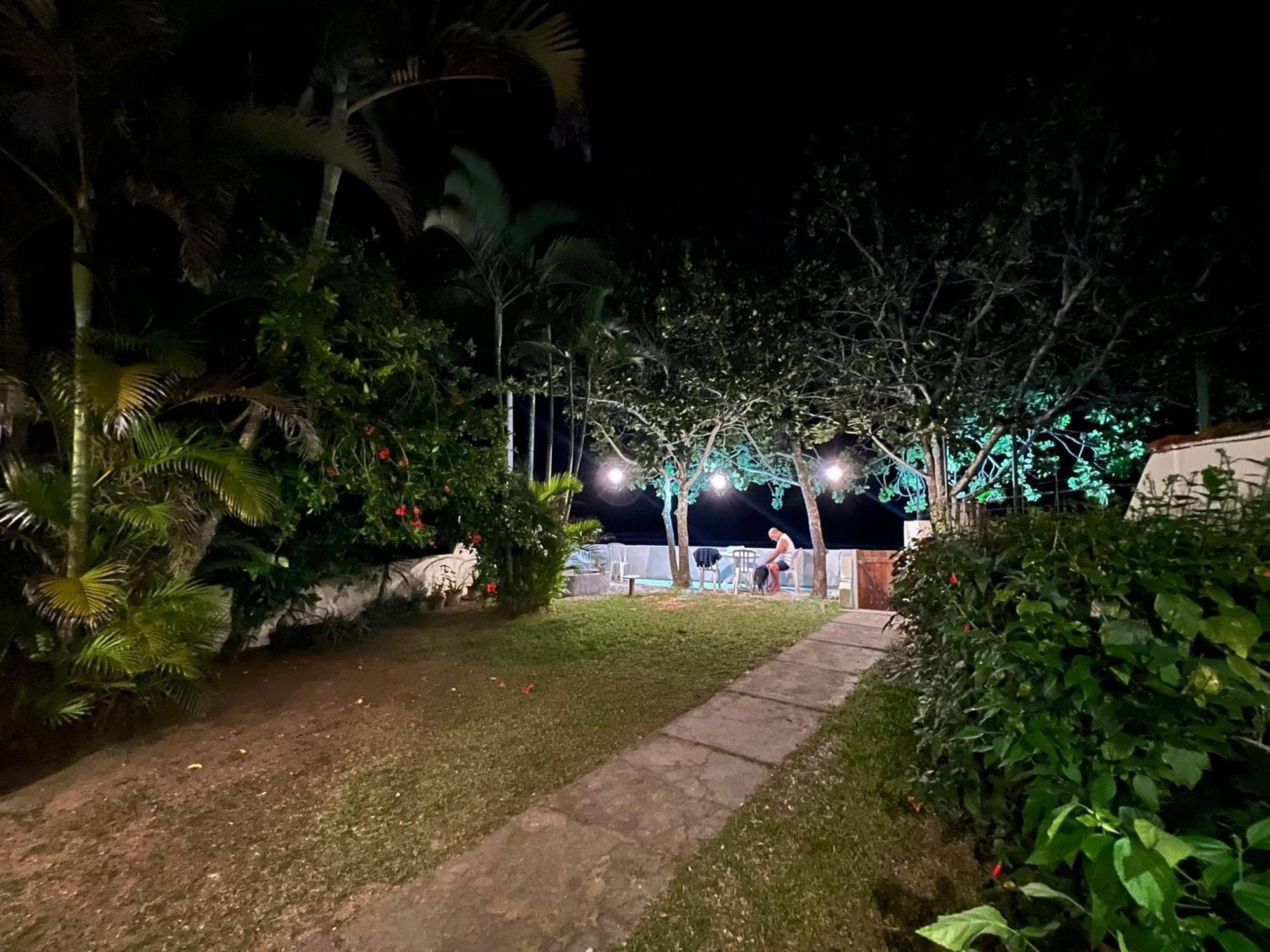 Apartamento Confortavel Casa A Beira Mar C/ Jardim Pe Na Areia E Area De Churrasqueira
