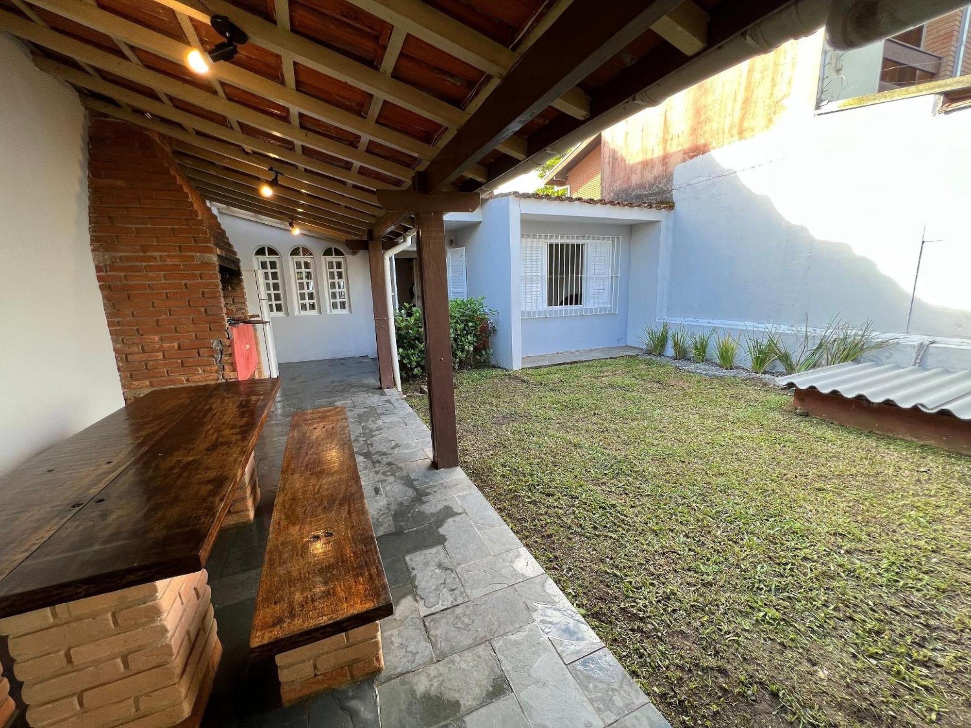 Confortavel Casa A Beira Mar C/ Jardim Pe Na Areia E Area De Churrasqueira