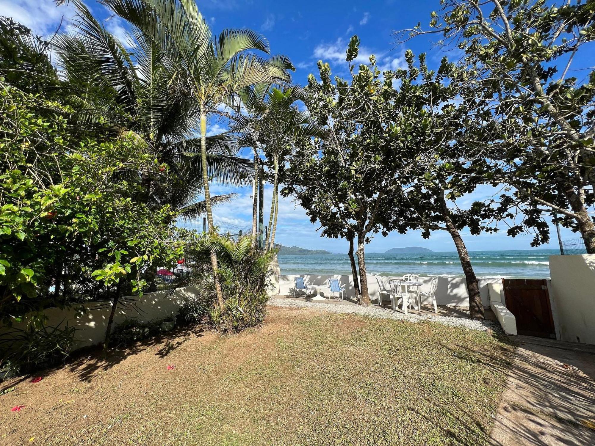 Apartamento Confortavel Casa A Beira Mar C/ Jardim Pe Na Areia E Area De Churrasqueira