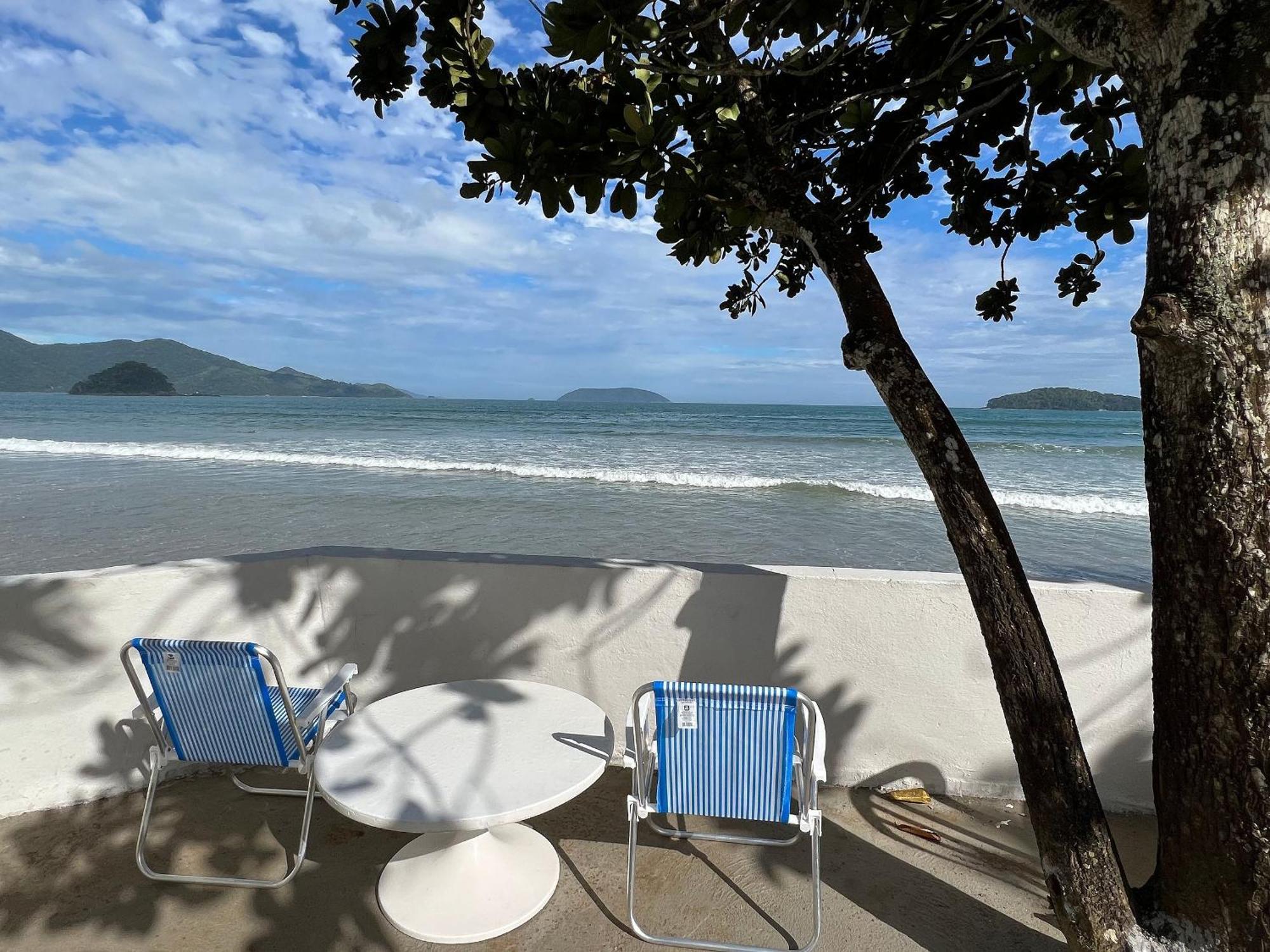 Confortavel Casa A Beira Mar C/ Jardim Pe Na Areia E Area De Churrasqueira Apartamento *